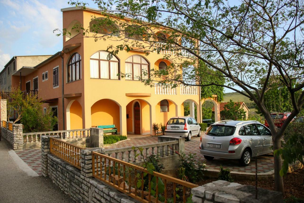 Vrpolje Apartment Nakic מראה חיצוני תמונה